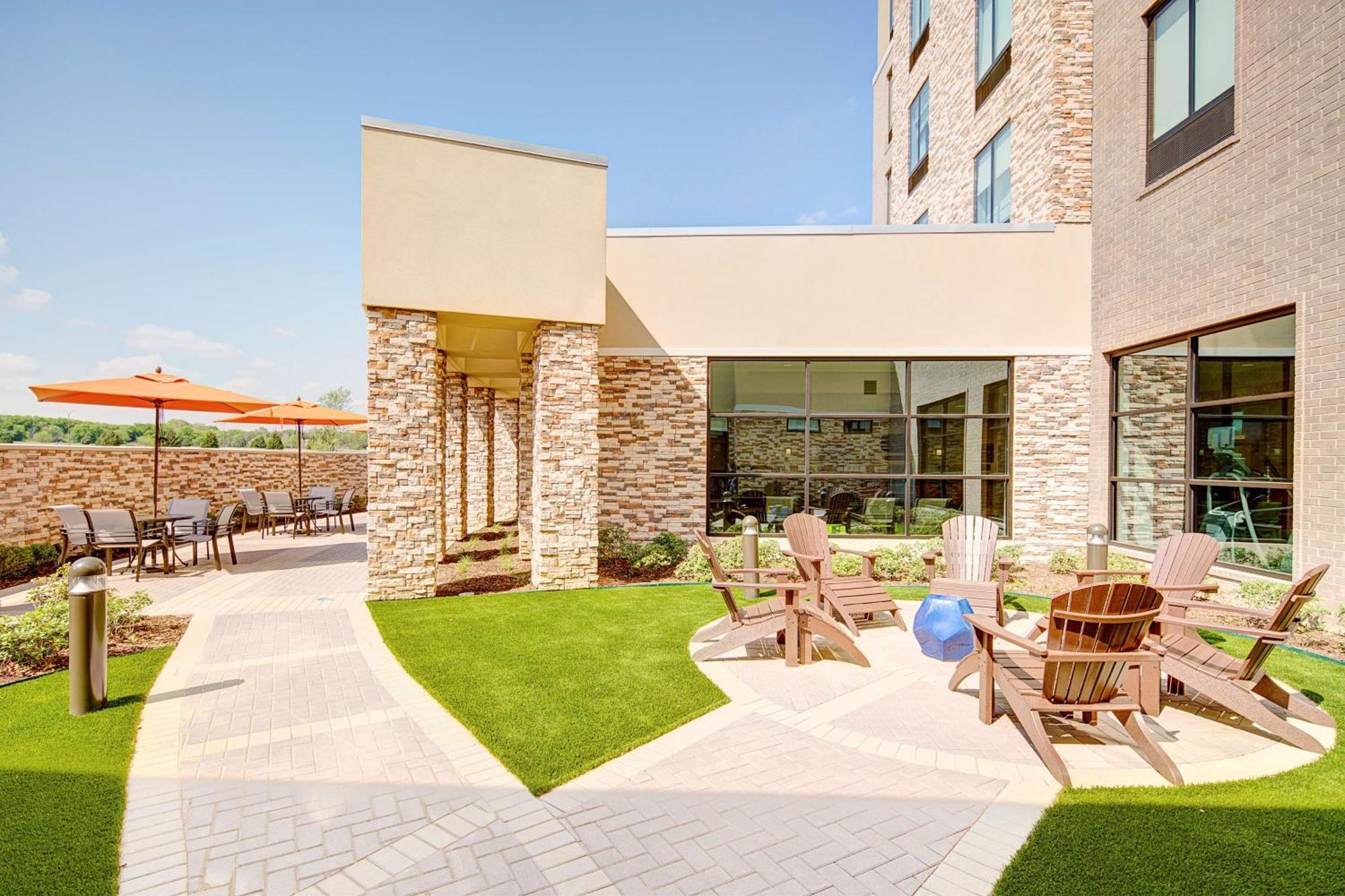 Hilton Garden Inn Dallas/Arlington South Exterior photo